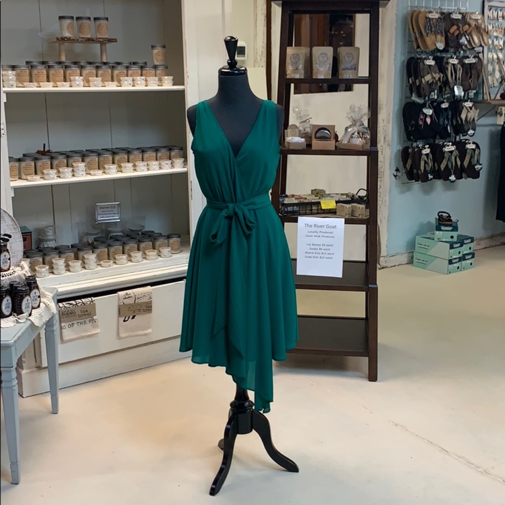 BB Dakota emerald green dress